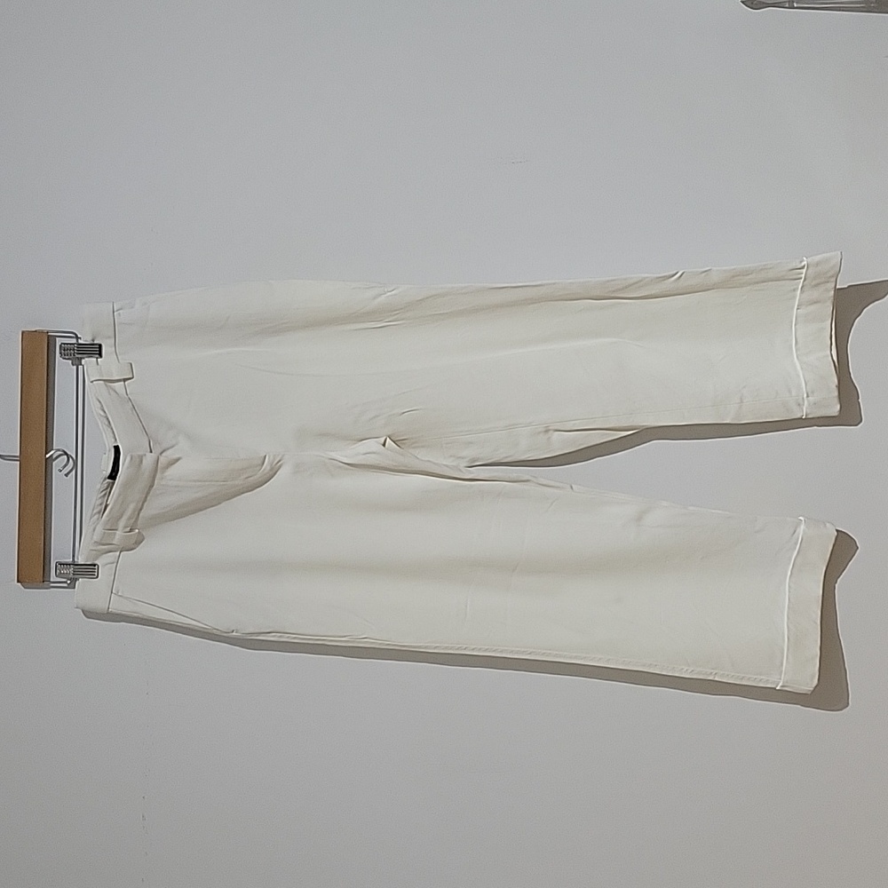 White cropped trouser